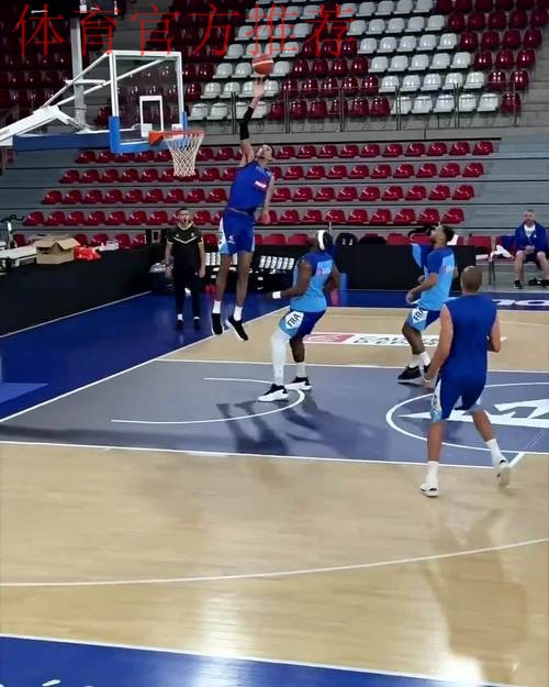 文班亚马被断球 亚历山大跳步上篮得手